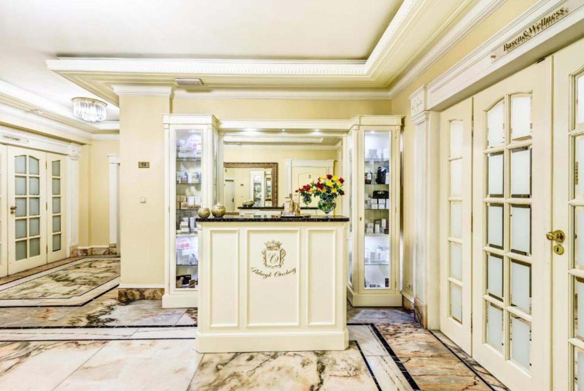 Palacyk Otrebusy Business & Spa Luaran gambar