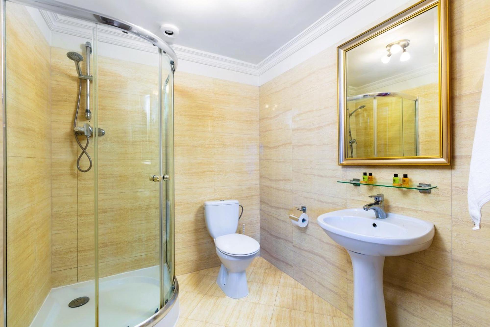 Palacyk Otrebusy Business & Spa Luaran gambar