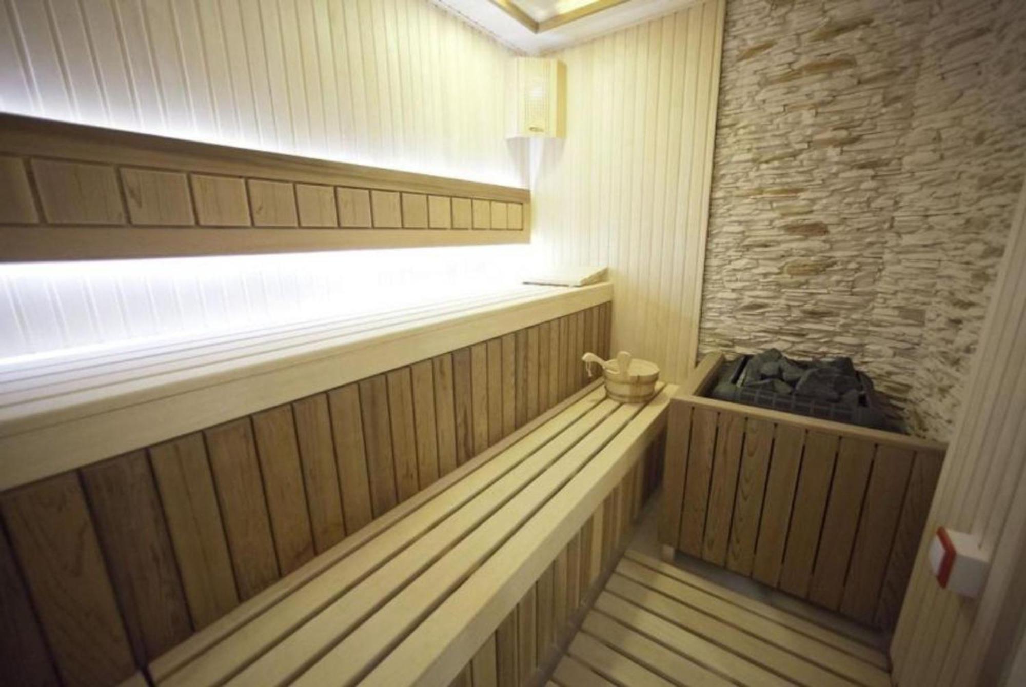 Palacyk Otrebusy Business & Spa Luaran gambar