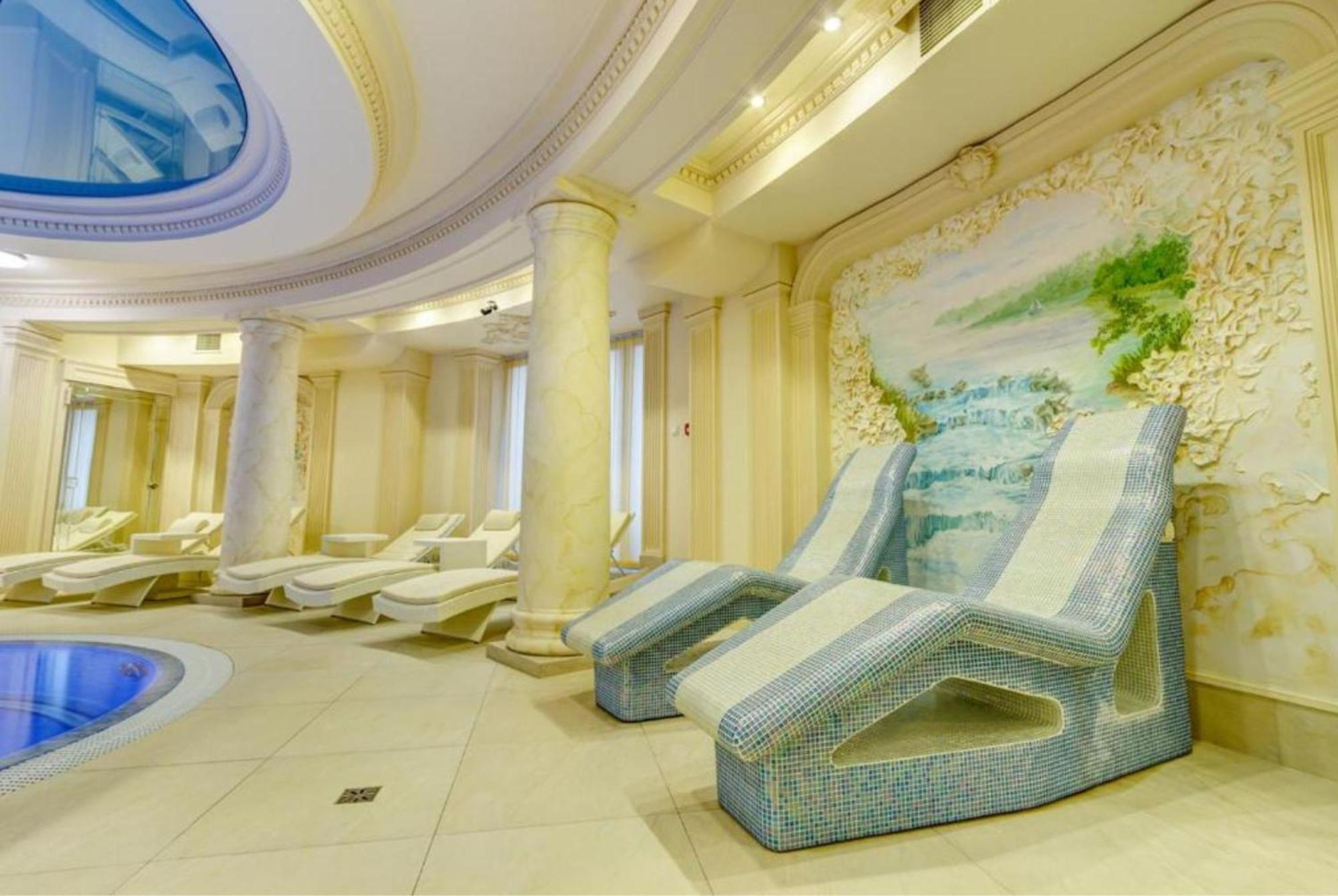 Palacyk Otrebusy Business & Spa Luaran gambar