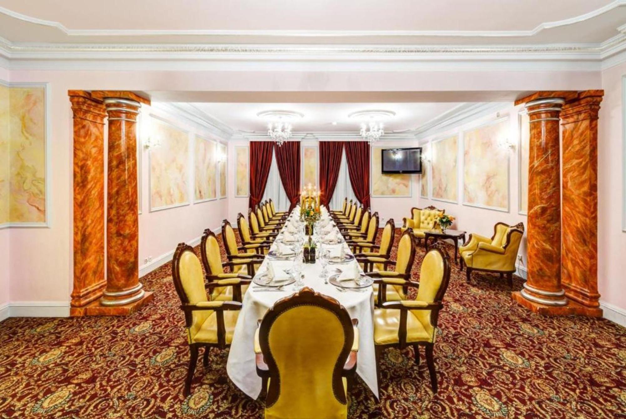 Palacyk Otrebusy Business & Spa Luaran gambar